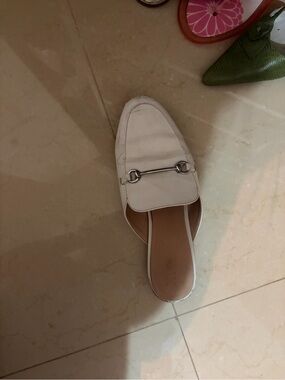 White Leather Backless Loafer Mule with Silver Bit